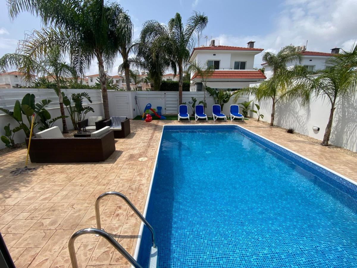 Villa Angel - Exotic Villa 200M From Beach Paralimni Luaran gambar
